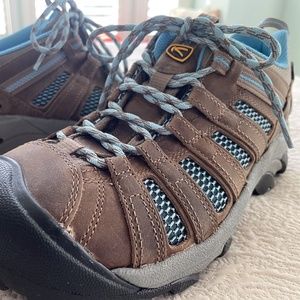 Keen Voyageur Hiking Shoes - Womens